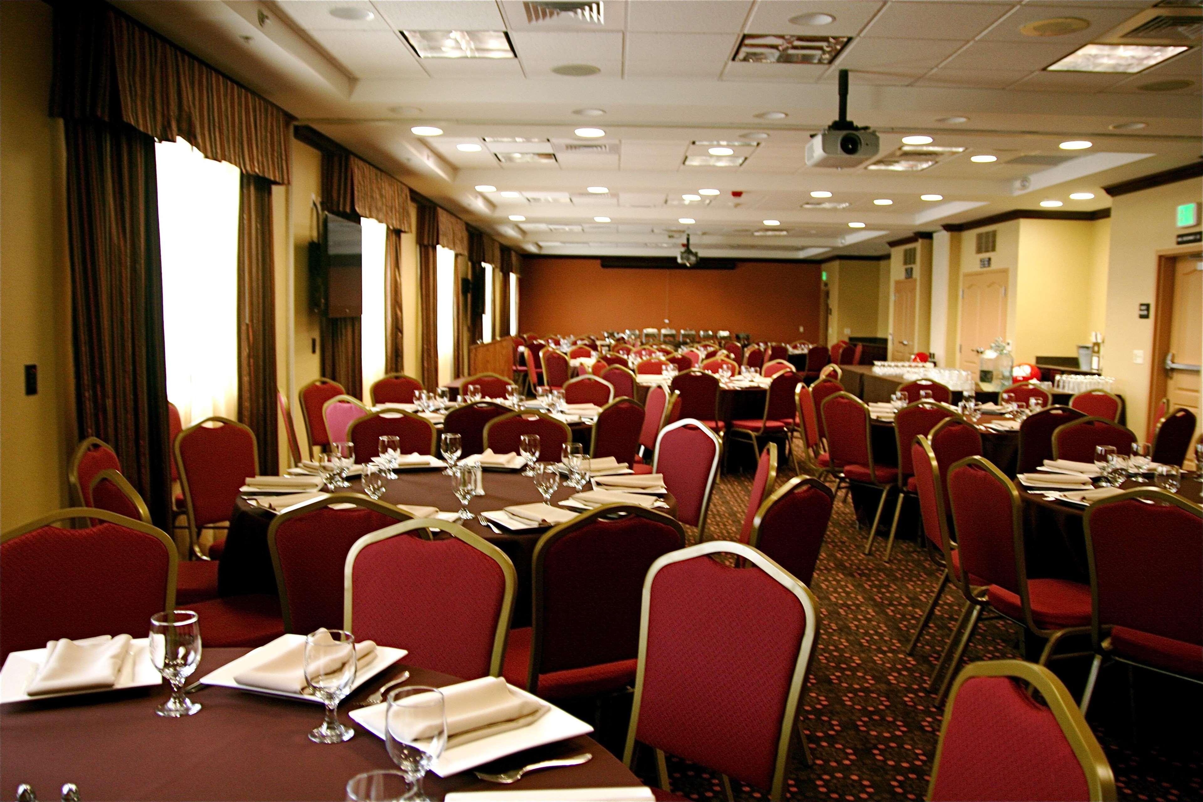 Hampton Inn & Suites Folsom Restaurant photo